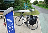 Bicycle repair station