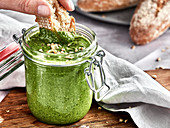 Spinach and parsley pesto with lemon