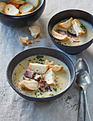 Creamy garlic soup