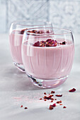'Sweet Red Zero L' -Moon Milk mit Granatapfeltee und getrockneten Früchten