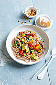 Emmervollkorn-Spaghetti aglio e olio mit Zucchini