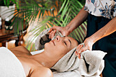 Ayurvedic neck treatment