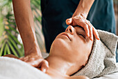 Deep relaxing ayurvedic head, face and chest massage