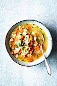 Easy vegetable soup with ginger