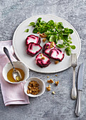 Beetroot roll with goat cheese