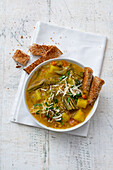 Artischocken-Curry-Suppe