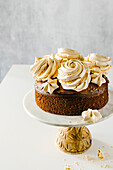 Chocolate cake with caramel meringues