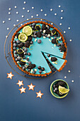 Blue Moon Lime Pie mit Beeren