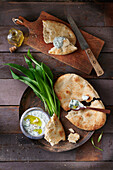Cream cheese with wild garlic (ramp) and naan