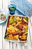 Gratinated nachos with minced meat