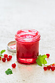 Cold-stirred redcurrant jelly (uncooked)