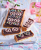 Chocolate cake with salty pretzels