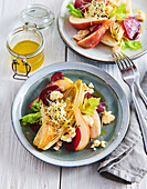 Chicory salad with beetroot and goat cheese