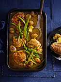 Hühnchen in Currysauce mit Kartoffeln und grünen Bohnen