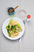 Spaghetti with green asparagus