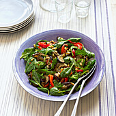Red pepper, aubergine and spinach salad