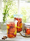 Spicy (piquant) fruit compote