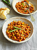Curry chickpeas with green chili