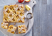 Apple tray pie