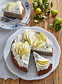 Poppy seed cake with pears