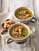 Pea soup with ham