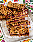 Oatmeal bars with plums