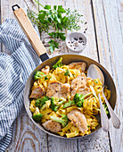 One pot pasta with chicken and broccoli