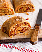 Vegetable strudel with pointed cabbage and bacon