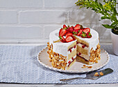 Strawberry cake with mascarpone