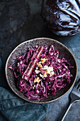 Red cabbage with cinnamon and nuts