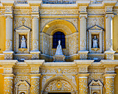 Fassade der Kirche La Merced in Antigua, Guatemala, Mittelamerika