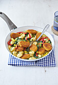 Flash gnocchi with veggie nuggets and spinach