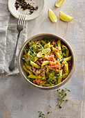 Penne with smoked salmon and green peas
