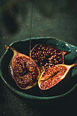 Carmelized figs with pouring honey