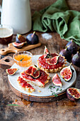 Fig puree tartlet with white chocolate filling