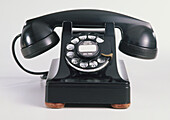 1930s ergonomically-designed telephone