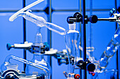 Equipment for distillation of volatile liquid fractions