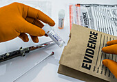 Bagging forensic evidence
