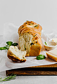 Pull-apart bread with herbs