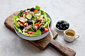 Salade Nicoise mit Thunfisch und Oliven