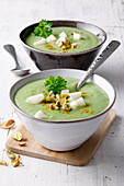 Avocado and pear soup with pistachios
