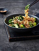 Cold sesame noodles with green vegetables