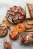 Brot, Brötchen und süße Teilchen aus Sauerteig