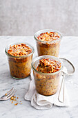 Almond and green spelt cakes baked in jars