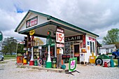 Route 66 gas station at Paris Springs