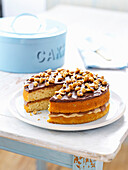 Cake with peanut butter cream