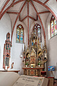 Monreal, Innenansicht der Pfarrkirche Heiligste Dreifaltigkeit, Rheinland-Pfalz, Deutschland