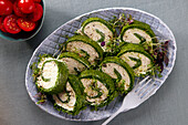 Hearty spinach roulade with cream cheese