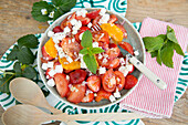 Tomaten-Erdbeer-Salat mit Feta