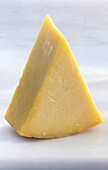 Ein Stück Cheddar Käse